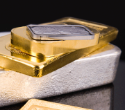 金银铂：在贵金属需求上升的情况下，黄金上涨